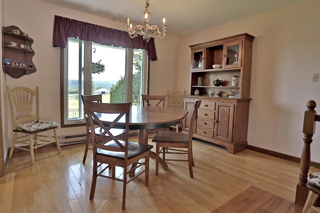 Ranch St-Hubert Bed & Breakfast Saint-Hermenegilde Dış mekan fotoğraf